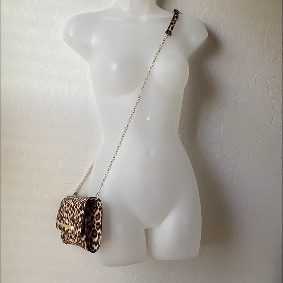 Betsey Johnson NWOT Cheetah Bag Gold Chain Strap shoulder bag cross body purse - Picture 14 of 15